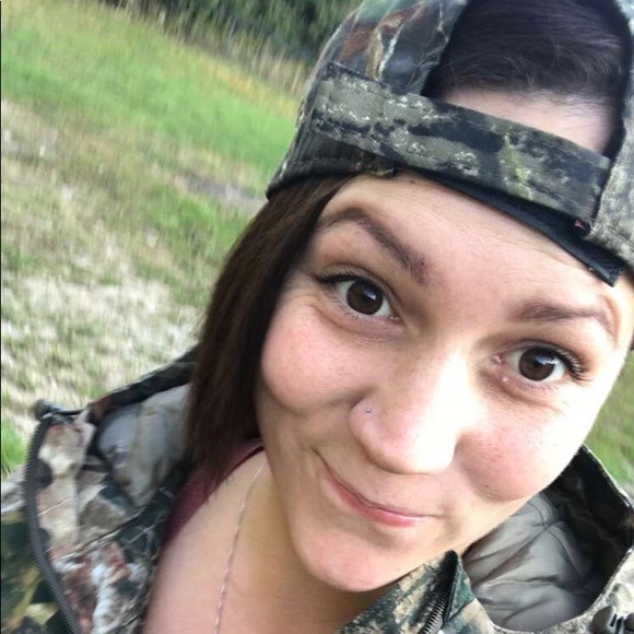 Meet your Posher, Alyssa - Picture 1 of 1